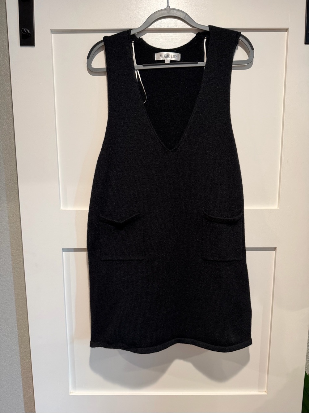 Amazing Lace Black V-Neck Sleeveless Knit Tunic with Front Pockets